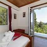 La Olga Lefkada * Sívros