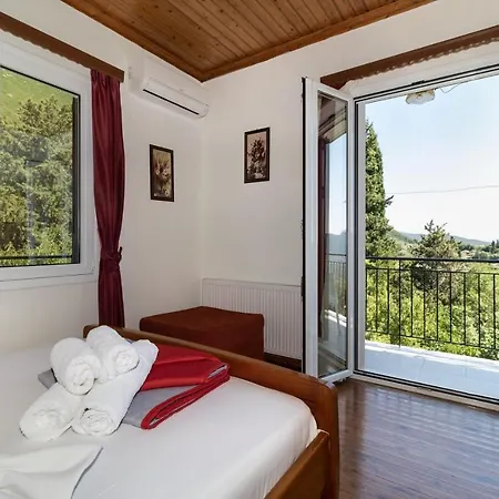 La Olga Lefkada * Sivros